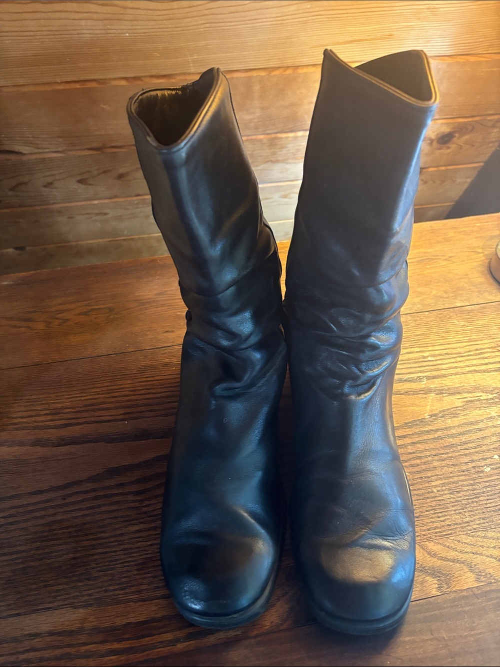 Santana Canada Black Leather Mid-Calf Block Heel Boots